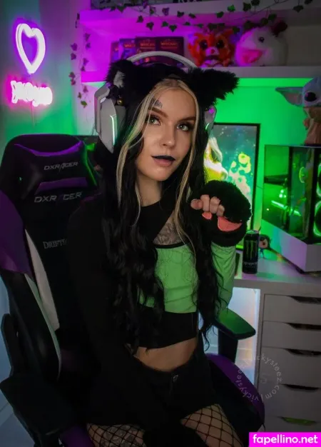 Vickysteez OnlyFans Thumbnail #3dm213xeqj