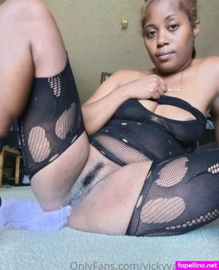 Vickyvalenc0urt OnlyFans Thumbnail #F4voz1x1OT