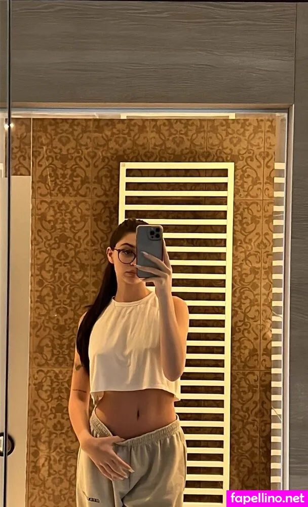 vicmayy, vvictoria.mayy Nude Leaked OnlyFans Photo #kRwFlv3Clk