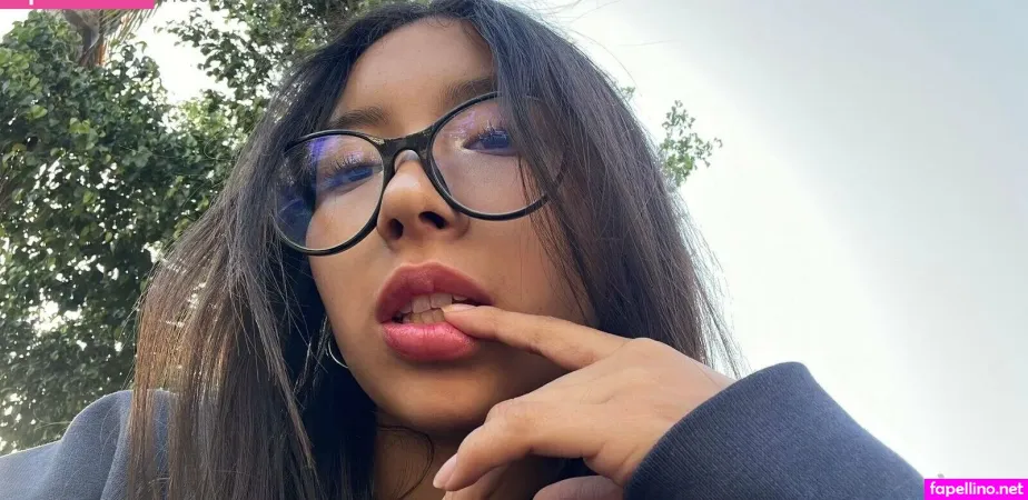 Victoirela2007 OnlyFans Thumbnail #3zSJYIwKv1