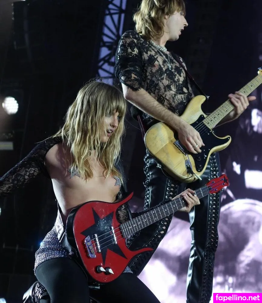 Maneskin bassist, Victoria De Angelis, vicdeangelis Nude Leaked OnlyFans Photo #kCK7Acx5uI