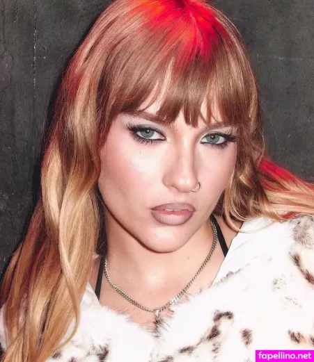 Victoria De Angelis Maneskin Bassist OnlyFans Thumbnail #5IOS08iQ6T