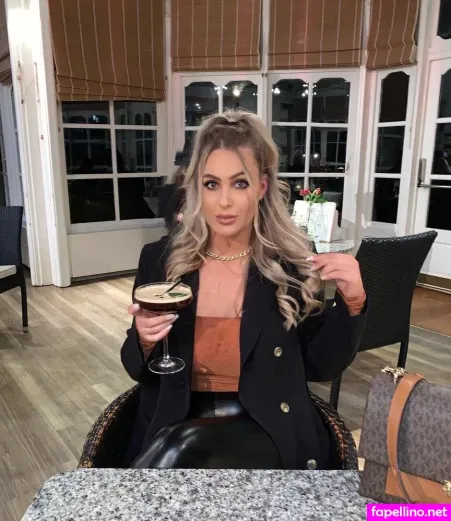 Victoria Hearn OnlyFans Thumbnail #y8Moxrjsat