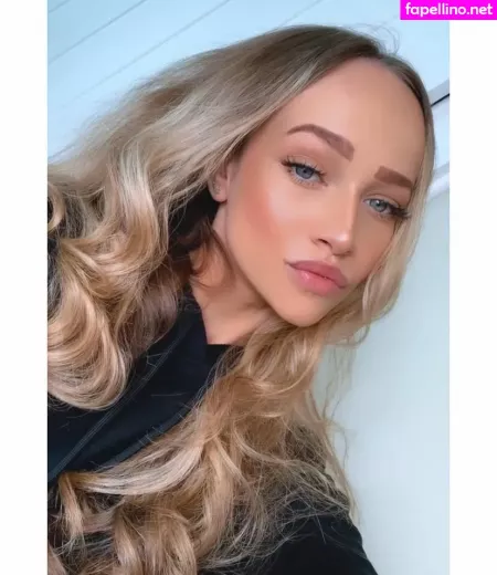 Victoria Hillyard OnlyFans Thumbnail #q4cmFxmVbm