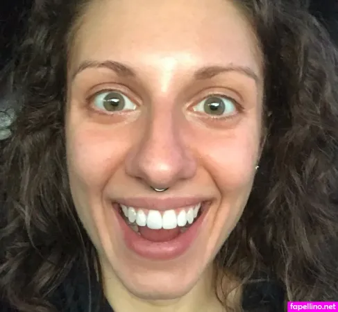 Victoria Liro OnlyFans Thumbnail #XtygdAYcI9
