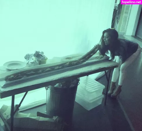 Victoria Moore OnlyFans Thumbnail #CtiL1cN4gx