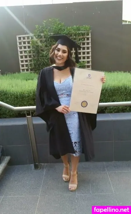 Victoria Paragios OnlyFans Thumbnail #LzNkzkns65