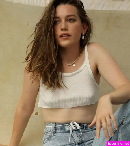 Victoria Pedretti OnlyFans Thumbnail #9UBZrcnCe2