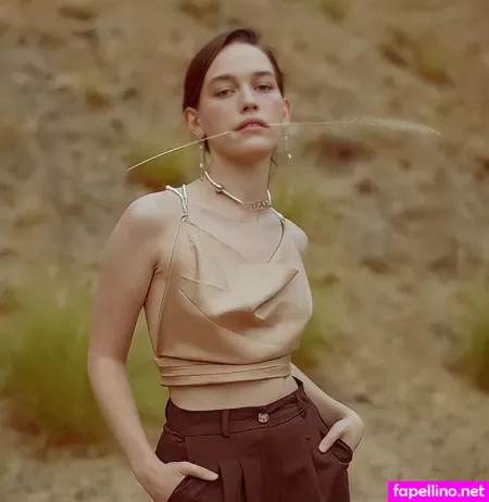 Victoria Pedretti OnlyFans Thumbnail #gDStD1foS2