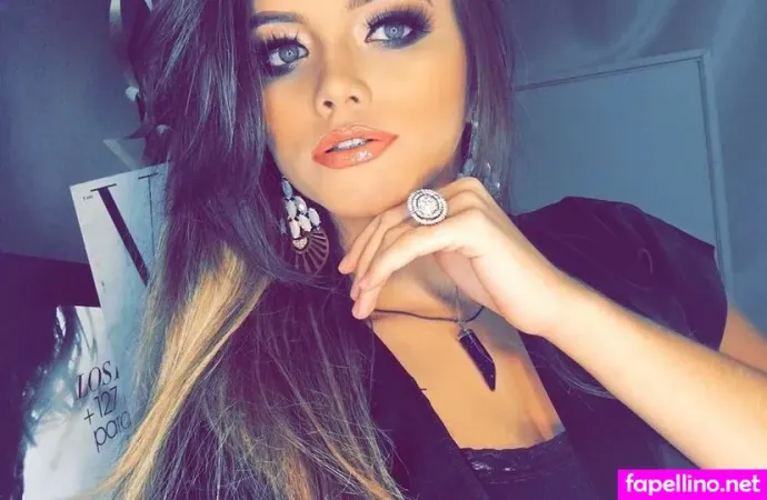 Victoria Pietra OnlyFans Thumbnail #9XsHm6hhaq