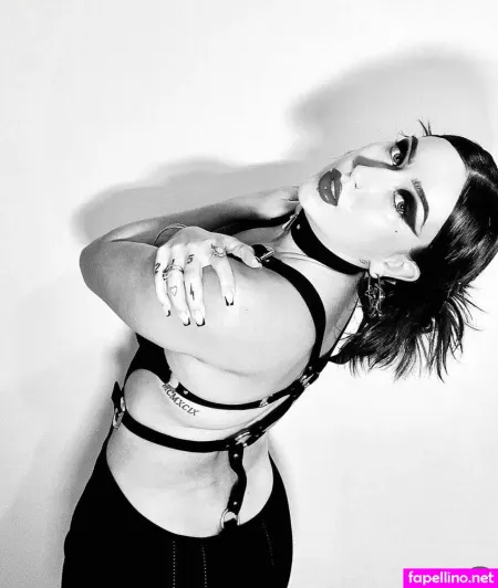 Victoria Sage OnlyFans Thumbnail #nuMiPlOBJX