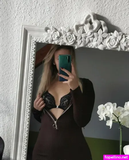 Victoria Schneider OnlyFans Thumbnail #Apz8ENwsds