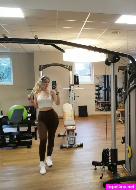 Victoria Schneider OnlyFans Thumbnail #eZf9OAAhIq