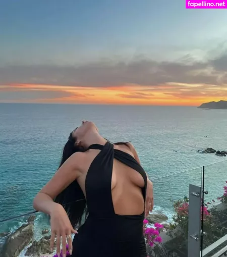 Victoria Villarroel OnlyFans Thumbnail #4tF5HL4CYw