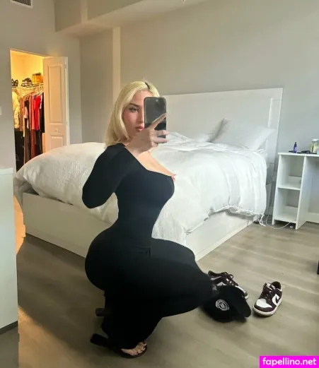 Victoriaavixen OnlyFans Thumbnail #HQvnO9h3Wt