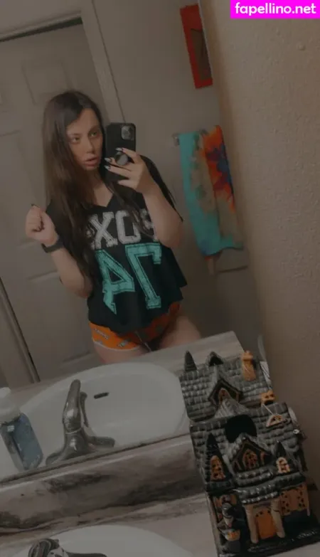 Victorialunaarose OnlyFans Thumbnail #uri9BovTX5