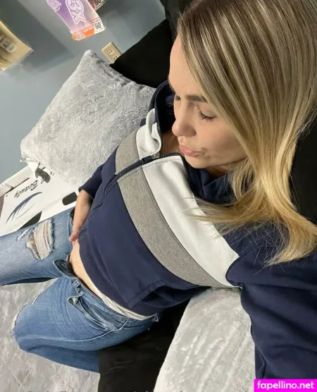 Victorias Naughty Sister OnlyFans Thumbnail #1spe0LLAdt