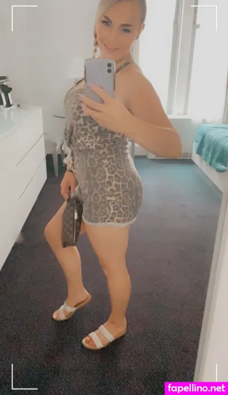 Victorias Naughty Sister OnlyFans Thumbnail #2DHu8ljgKE