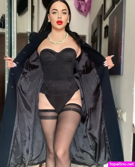 Victoriaskinks OnlyFans Thumbnail #9OM0UgsHXN