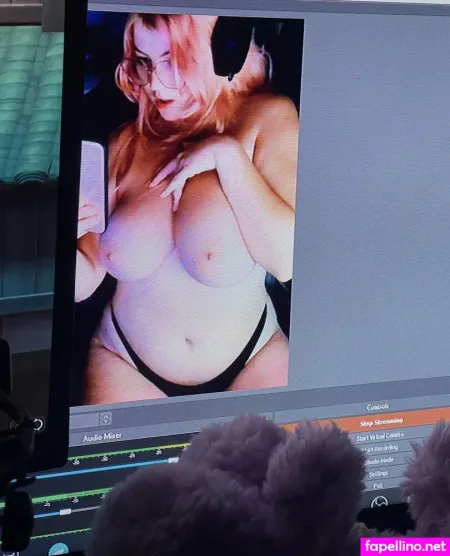 Victoriavelvetxo OnlyFans Thumbnail #GW8s1M3xon