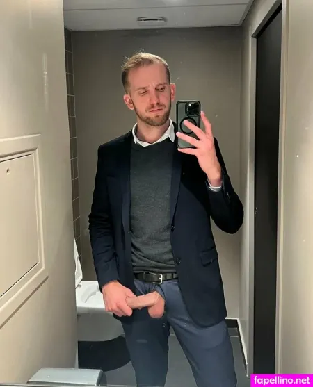 Victorobitch OnlyFans Thumbnail #S8QGAhfaXX