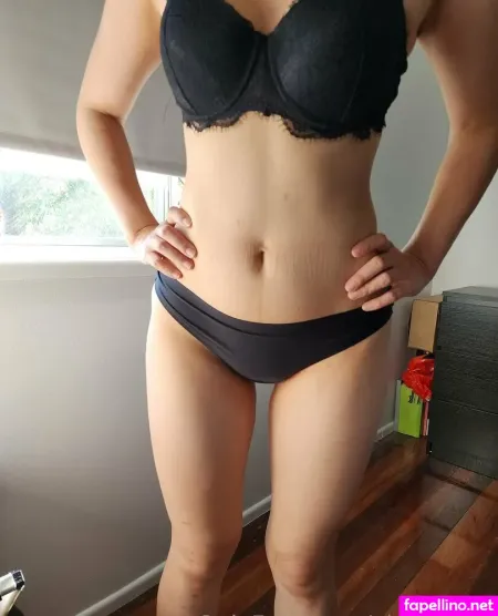 Vieravixen OnlyFans Thumbnail #J8I52D8XvE