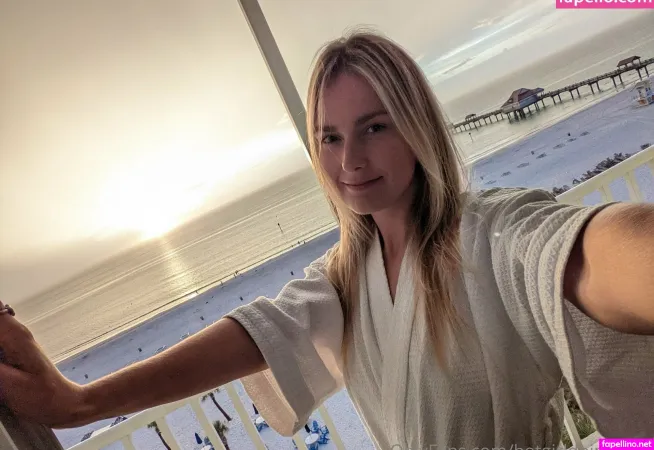 Vika Model OnlyFans Thumbnail #b8moOKebck