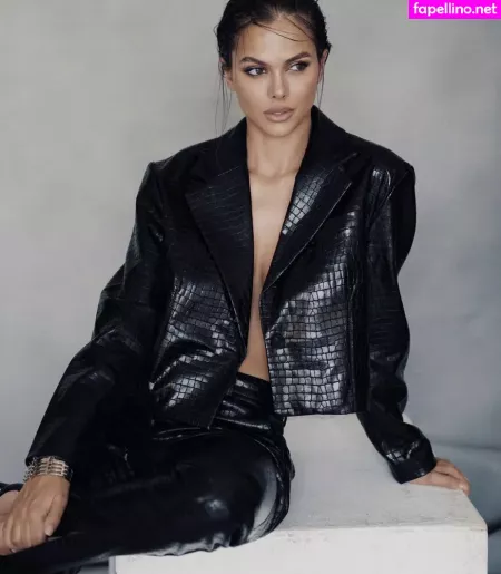 Viki Odintcova OnlyFans Thumbnail #4KIDqCCx45