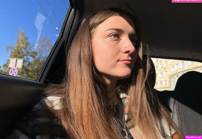 Viki Vibe OnlyFans Thumbnail #lYiXYmg3Pl