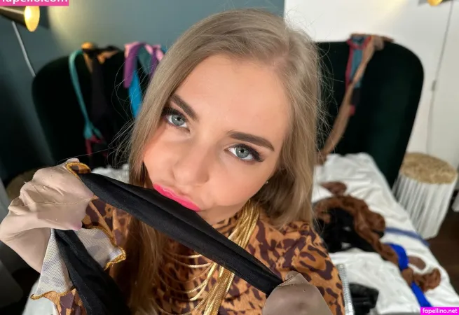 Viki Vivien OnlyFans Thumbnail #tCbucuQZdz