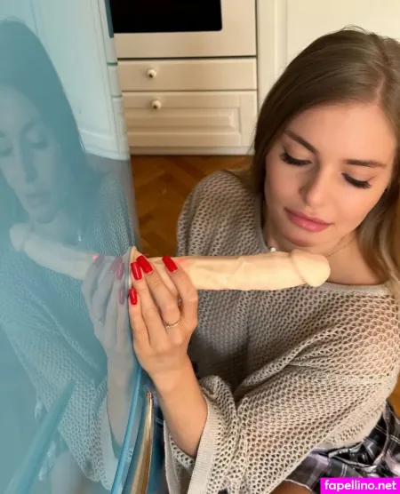 Viki Vivien OnlyFans Thumbnail #uZd8d8hkcN