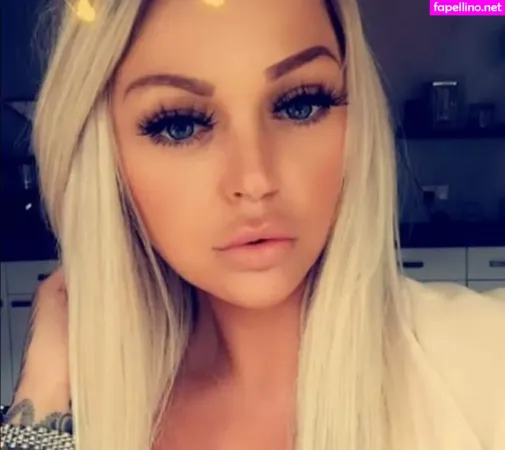 Vikki Blendell OnlyFans Thumbnail #Rr4rUUXTa3