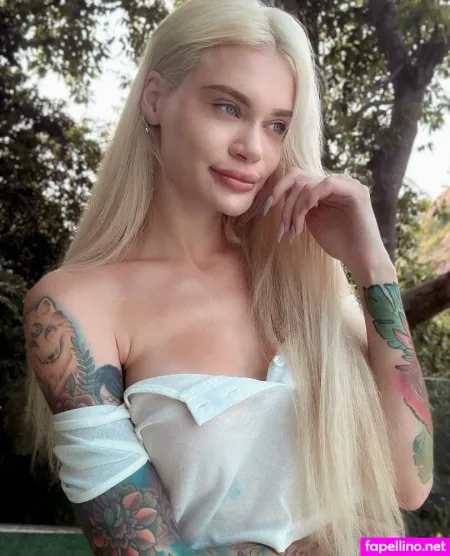 Vikki Kikki OnlyFans Thumbnail #MTBolSl0Sh