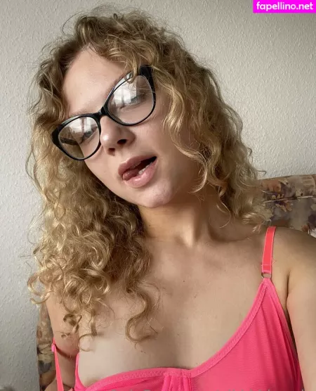 Vikki Kiss Vip OnlyFans Thumbnail #h3m66yLmve