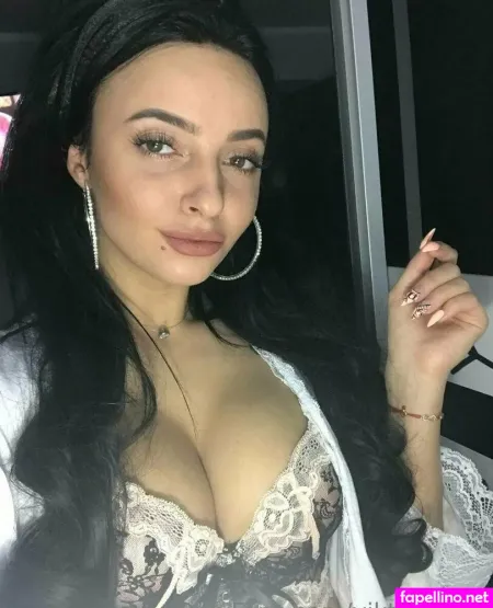 Vikkyqueen OnlyFans Thumbnail #kVzPn5YzPa
