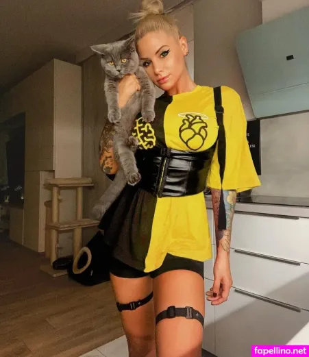 Viktoria Metzker OnlyFans Thumbnail #YKAhLXLwhq