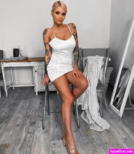 Viktoria Metzker OnlyFans Thumbnail #j94CDAYa84