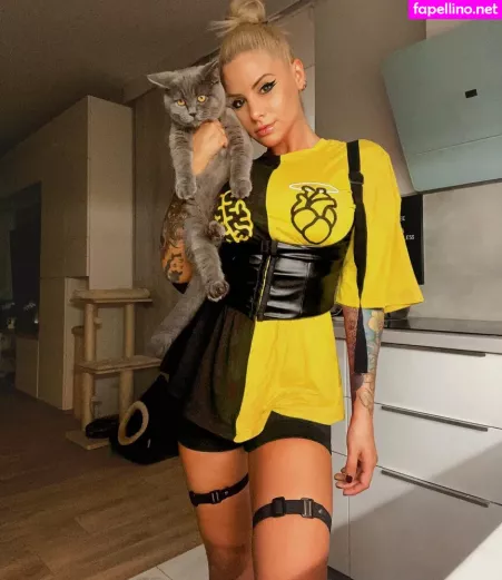 Viktoria Metzker OnlyFans Thumbnail #qPuSb3ab7v