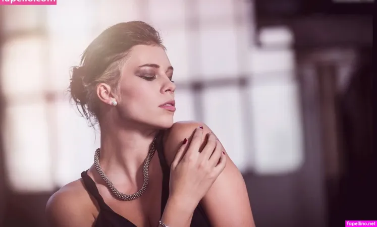 Viktoria Sonntag OnlyFans Thumbnail #E7LbVlawJG