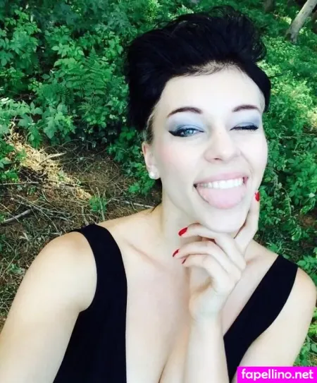 Viktoria Sonntag OnlyFans Thumbnail #KgDhll69nU