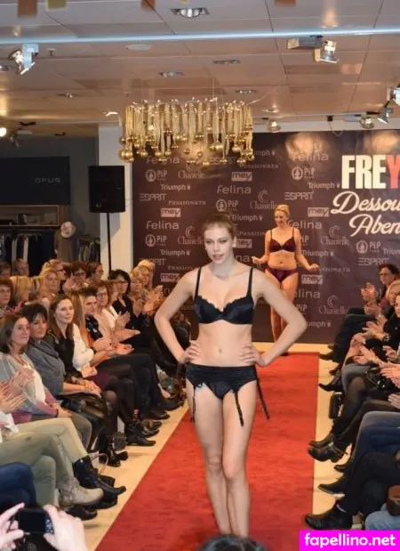 Viktoria Sonntag OnlyFans Thumbnail #RmwhcUeefv