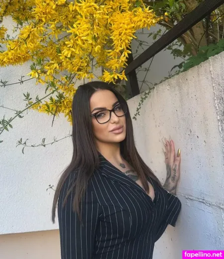 Viktoria Vonfalkenstein OnlyFans Thumbnail #rvus4hiqiF