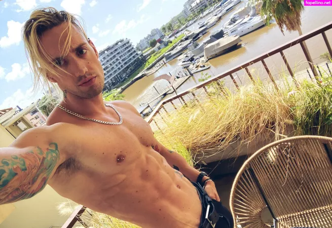 Viktoronee OnlyFans Thumbnail #mK2sKL8nAL