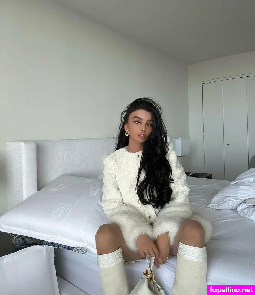 vildanezeneli Nude Leaked OnlyFans Photo #b3RT1QcEr2