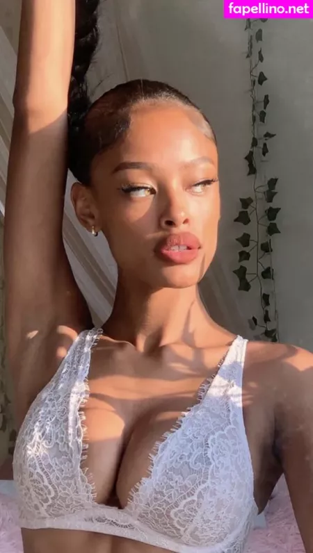 Vinetria OnlyFans Thumbnail #EmN4LirdJB