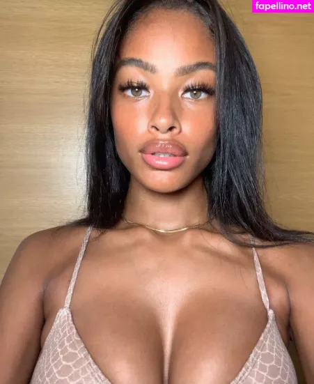 Vinetria OnlyFans Thumbnail #dL0shi3zQl