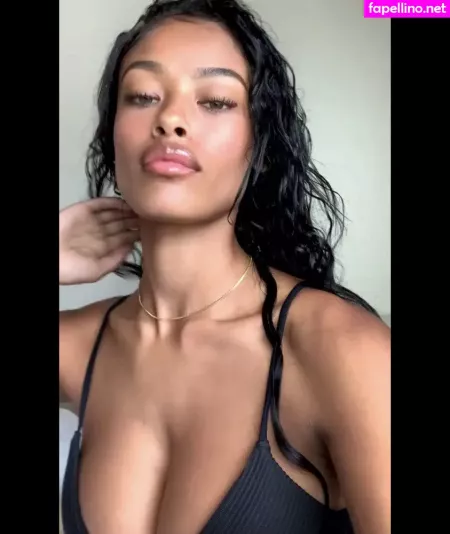 Vinetria OnlyFans Thumbnail #qZRbVQcFw0