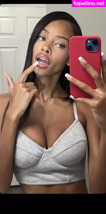 Vinetria OnlyFans Thumbnail #wEVxTOpWVZ