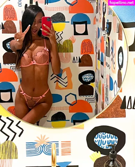 Vinetria OnlyFans Thumbnail #xRvzm2T8s8