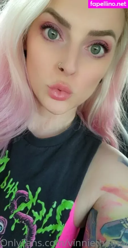 Vinniethemouth OnlyFans Thumbnail #4rohWqAaje